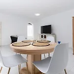 Home2book Stylish Coastal Apartment,