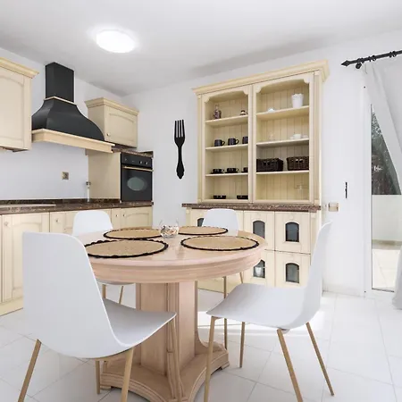 Home2book Stylish Coastal Apartment, Apartment *