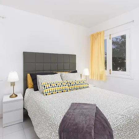 Home2book Stylish Coastal Apartment, Apartment
