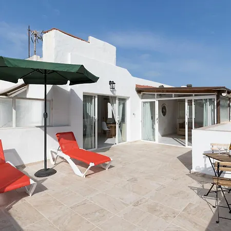 Home2book Stylish Coastal Apartment, *