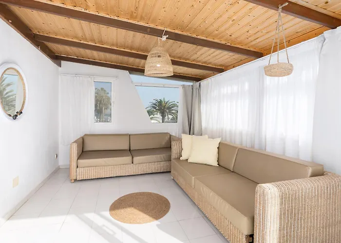 Home2book Stylish Coastal Apartment, *